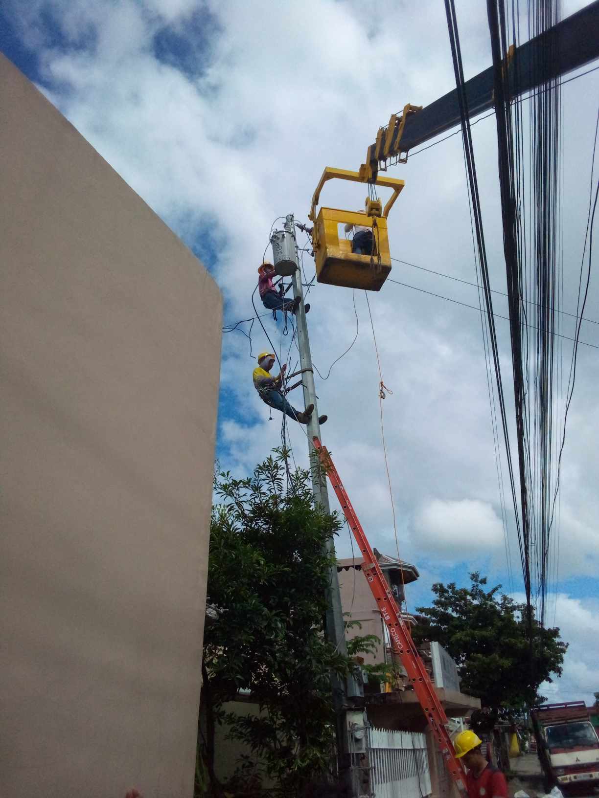 JOINT TEAM ACCOMPLISHMENTS BT 6 AND LINEMEN TRAINEES