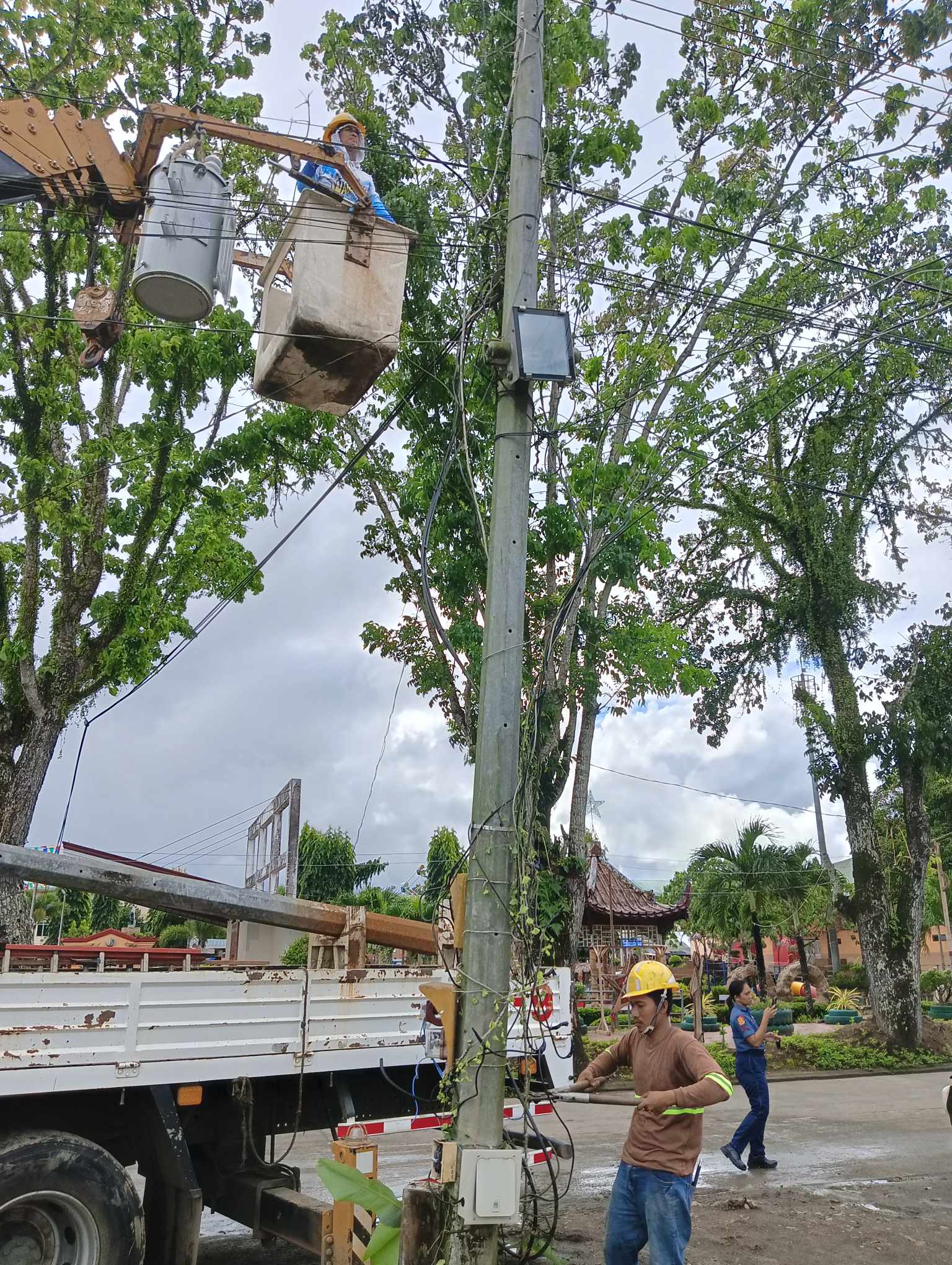 WEEKLY AND JOINT TEAM ACCOMPLISHMENTS BT 9 AND LINEMEN TRAINEES