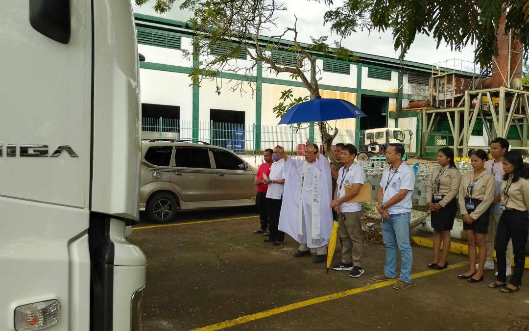 BLESSING OF TWO UNITS OF BRAND-NEW BOOM TRUCKS